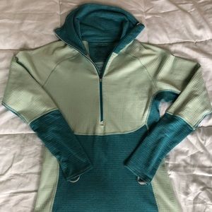 Patagonia pullover with fleece lined interior